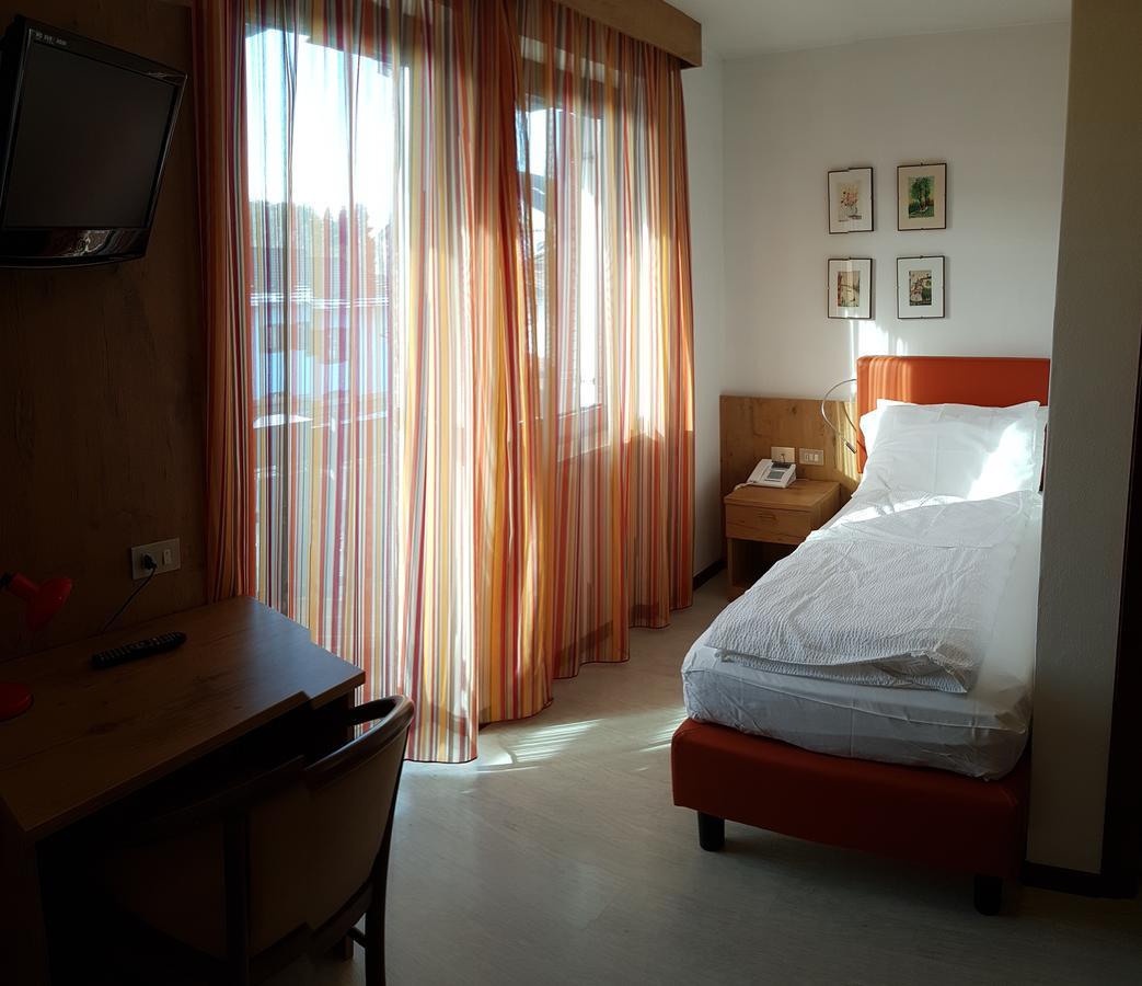 Hotel Olimpic Baselga di Pine Exterior photo